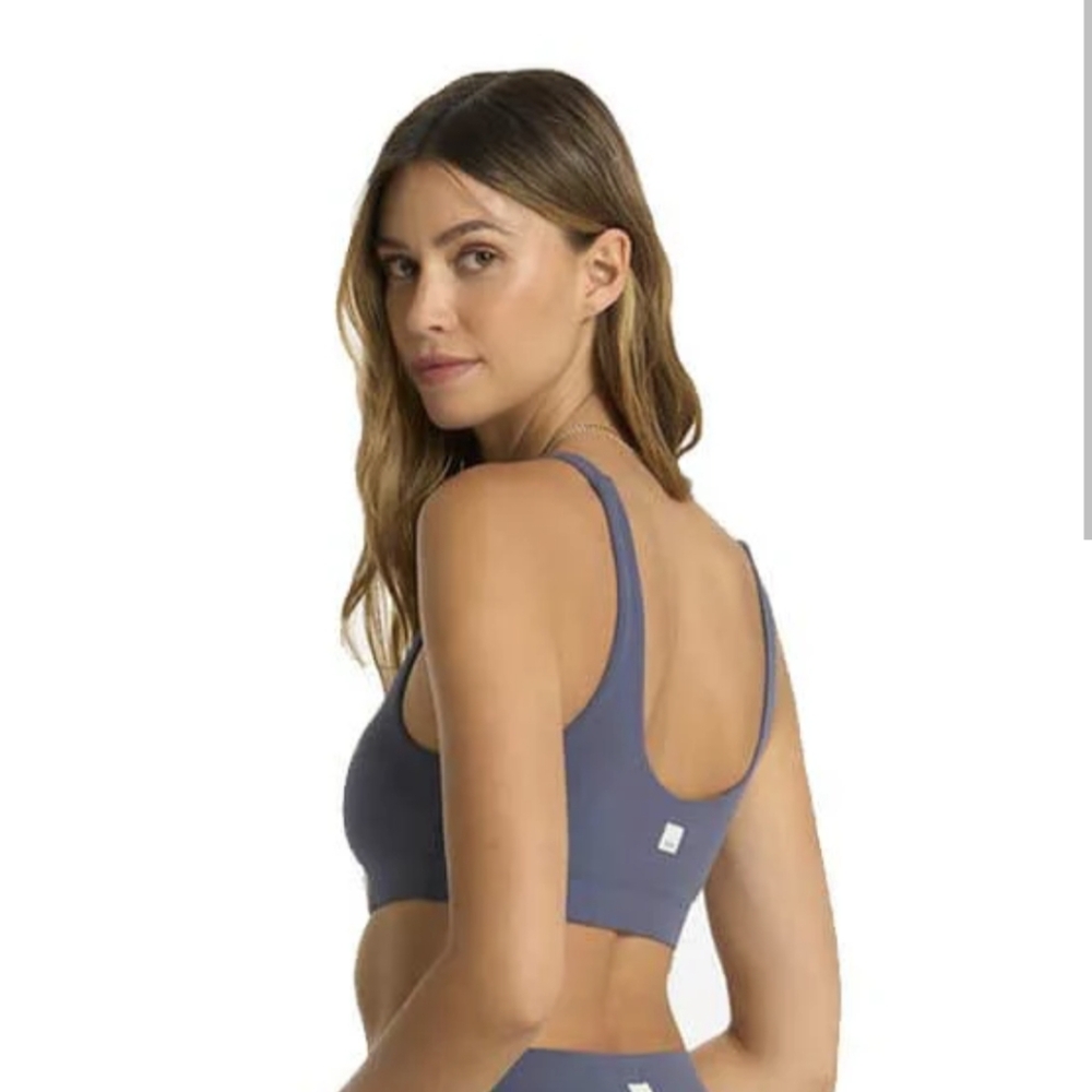 Vuori daily bra NWT